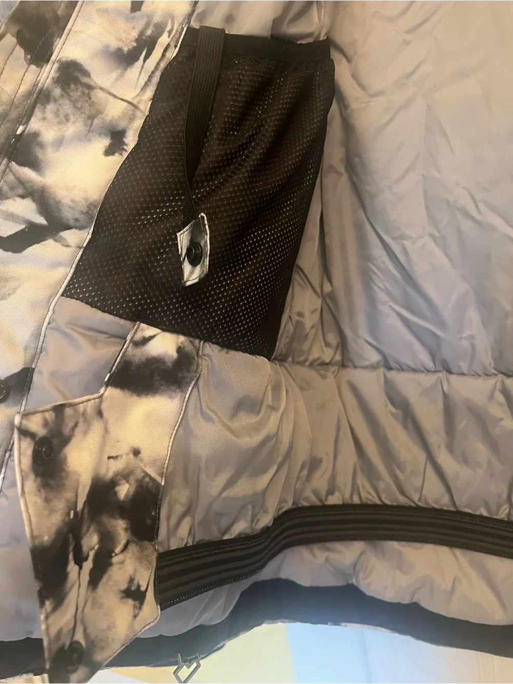 Obermeyer Gents Black and White Marble Print Hooded Ski Jacket Boys Teen L 14-16